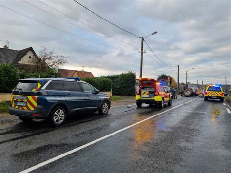 Faits Divers Gueugnon Un Bless Dans Un Choc Tracteur Contre Voiture