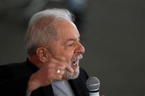 Lula deixa Hospital Sírio Libanês após realizar exames Por Estadão Conteúdo