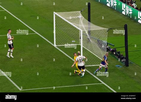 El Japon S Takuma Asano Marca El Segundo Gol De Su Equipo Durante El