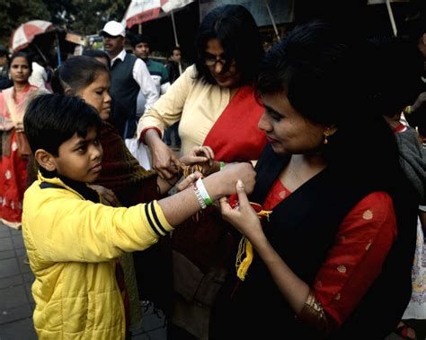 Women Tie Rakhi To Spread Peace