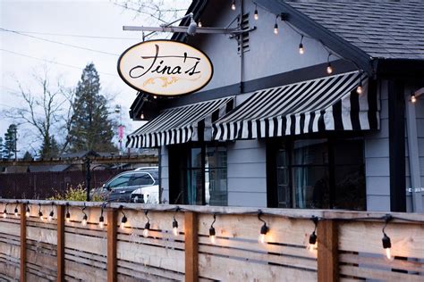 Tina's Restaurant Dundee Oregon — Tina's Restaurant Restaurant Fine Dining Dundee