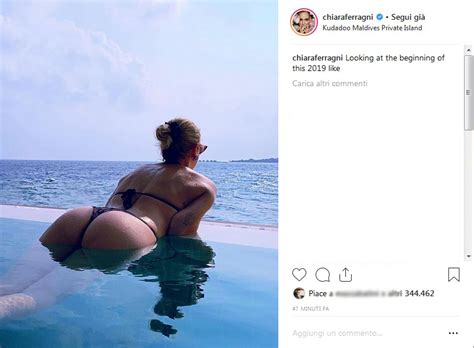 Chiara Ferragni Hot In Bikini Alle Maldive Guardando All Inizio Del