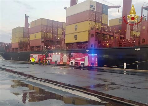 Incendio A Bordo Di Portacontainer Nel Porto Di Gioia Tauro Wesud