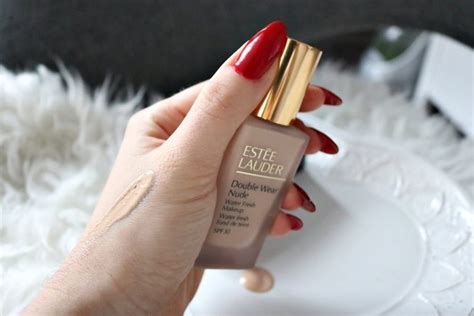 ESTÉE LAUDER Double Wear Nude Water Fresh SPF30