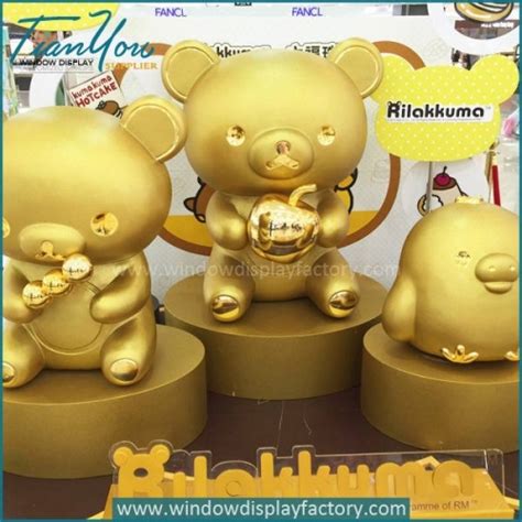 Gold Life Size Fiberglass Electroplate Bear Statue Window Display Props Factory Visual