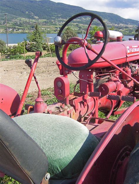 Antique Tractor Photos Page 1