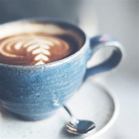 People hangout together at coffee shop | Free stock photo - 1133