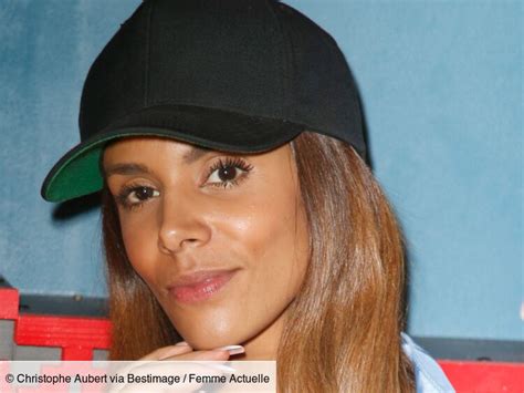 Shy M Ultra Canon Et Sexy En Bikini Elle D Voile Sa Silhouette Parfaite Dans La Mer Femme