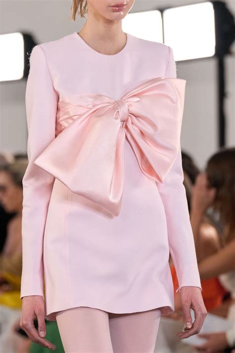 Giambattista Valli Fall 2022 Ready To Wear Fashion Show Details See