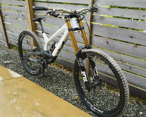 Yt Tues Cf Pro Race Downhill Bike Large For Sale