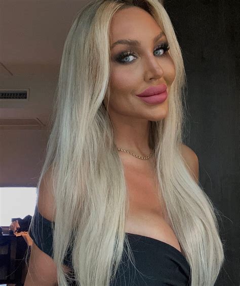 Blue Eyed Blonde Scrolller