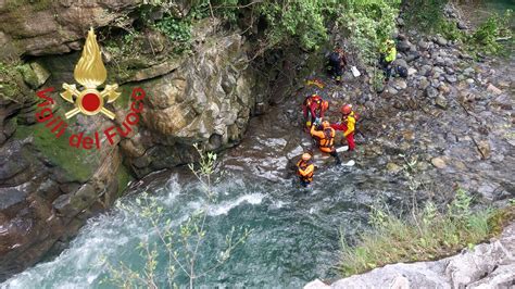 Si Tuffa Nel Lambro E Non Riemerge Morto Ragazzo Di Anni Rianimato