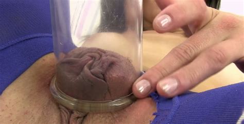 Extremely Attractive Brunette Fucks Her Snatch With Her Ribbed Glass Dildo