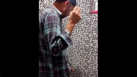 ELE FOI TRAIDO E AGORA BATE PUNHETA CHINGANDO ELA Pornhub Gay