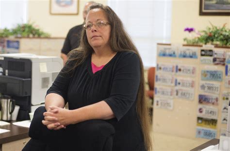 Kentucky Clerk Denies Same Sex Marriage Licenses Defying Court The New York Times