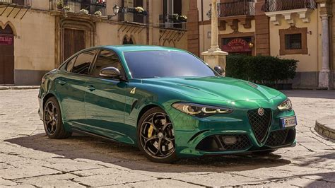 Alfa Romeo Giulia Quadrifoglio 100 Anniversario 520 CV Da Collezione