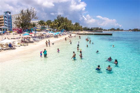 Junkanoo Beach Travel Guide Discover Nassau S Popular Beach