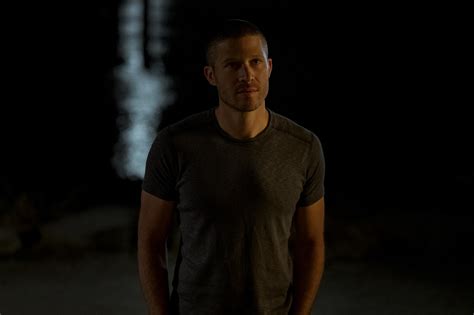 Zach Gilford Moviepilotde