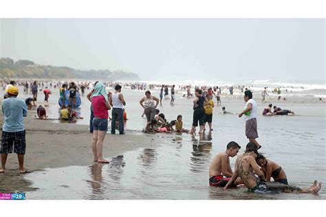 Familias Nicarag Enses Visitan Playas En Comienzo De Fin De Semana Largo