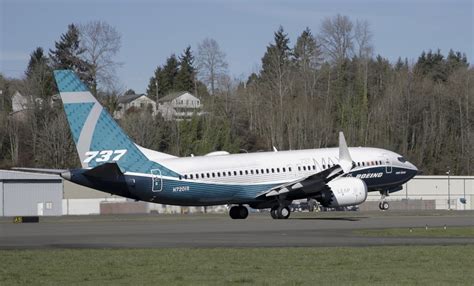 Avión De Alaska Airlines Pierde Una Ventana En Pleno Vuelo En Eu