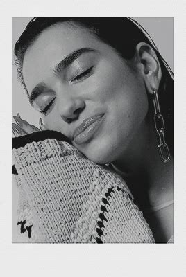 Thumbs Pro Dualipasource Dua Lipa Photographed For L Officiel Usa