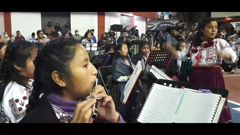 muchas felicidades banda femenil KA UX de Santa María Tlahuitoltepec