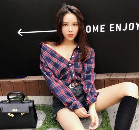 Nhan S C C A Lo T Hot Girl Nh M Khi Trang I M K C Ng V Khi M T M C