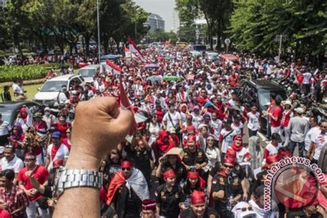 Parade Bhineka Tunggal Ika Diikuti 97 Ribu Masa ANTARA News Gorontalo