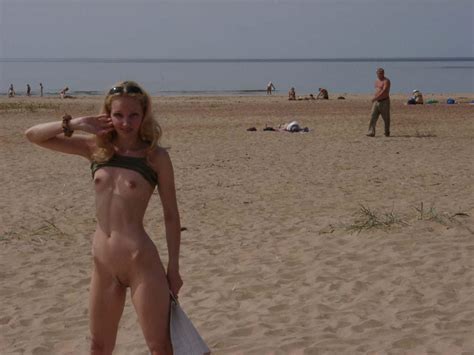 Blonde Sunbathing Naked At Public Beach Russian Sexy Girls