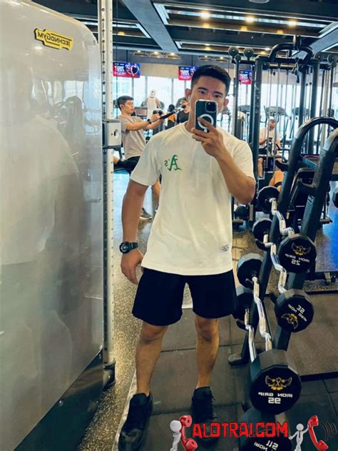 Boy gym cu bự dài đến cuống họng chịu chơi chịu hợp tác sex mọi tư