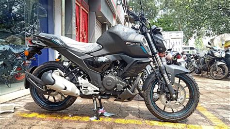 New Yamaha Fzs V3 Bs6 Detailed Review 2020 Dark Black With On Road Price हिंदी में । Youtube