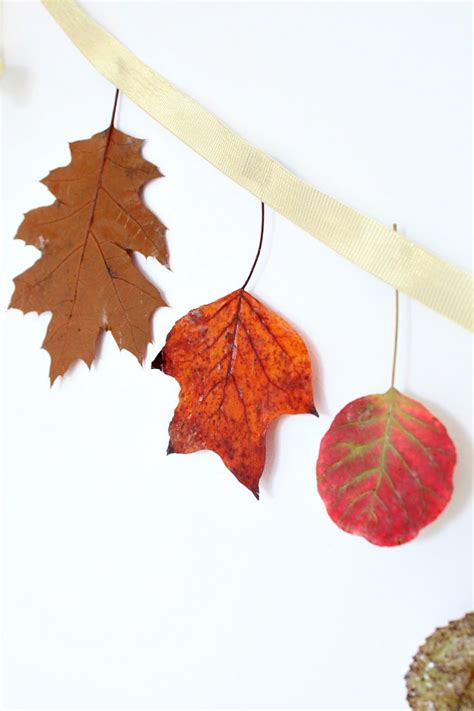 10 Minutes Fall Leaves Garland DIY - Easy Peasy Creative Ideas