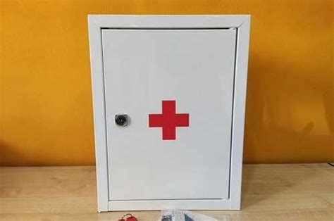 Аптечка настенная металлическая AMD-39 | Festima.Ru - Мониторинг объявлений