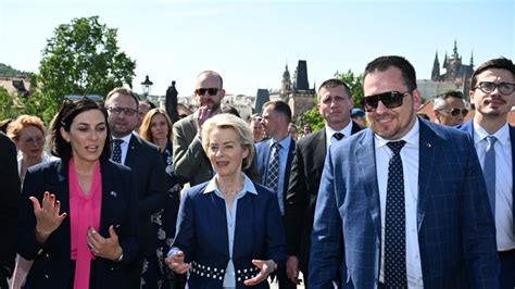 Galerie Mark Ta Pekarov Adamov V Tala Ursulu Von Der Leyen Ta Chod