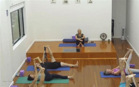 Varied and Dynamic Hip Mobility Sequence - Yoga Vastu