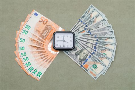 Curs Valutar Bnr Mar I Februarie Sc Dere Pentru Euro I Dolar