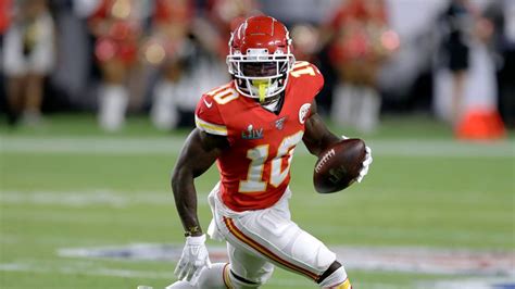 Tyreek Hill S Availability Hangs In The Balance Coach Mcdaniel Weighs