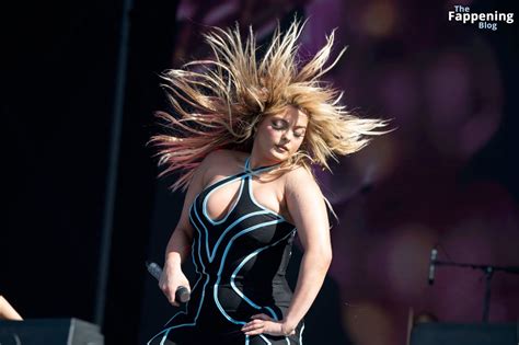 Bebe Rexha Flaunts Her Curves On Stage At The Bottlerock Napa