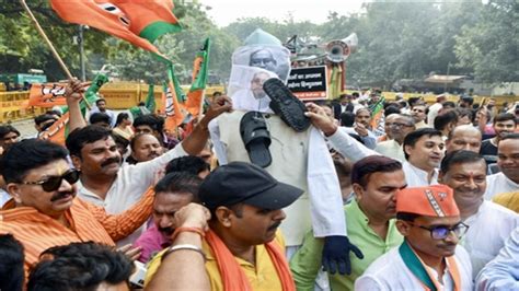 In Photos Delhi Bjp Demonstration At Jd U Office Demanding