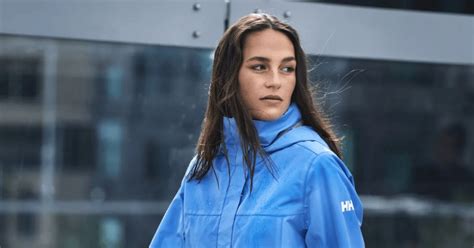 Helly Hansen Sale – The Best Deals (Up to 50% Off!) - Outdoor Fitness ...