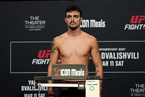 Carcacinha culpa lesão por falha na balança que o tirou do UFC Vegas