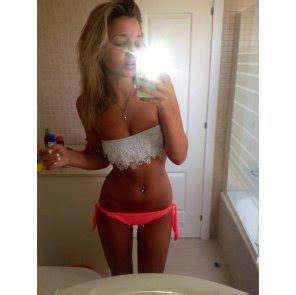 Tight Selfie Porn Pic