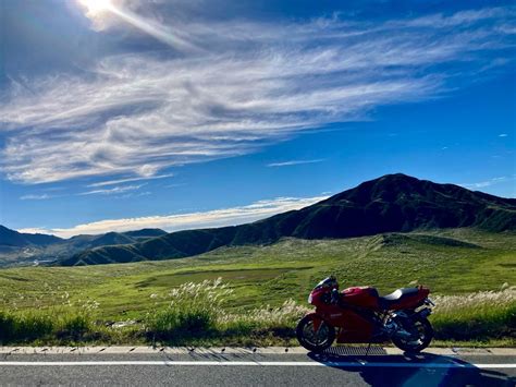 むねぴーさんの投稿したツーリング情報 今朝の阿蘇山は 綺麗な秋晴れ☀️🍂 朝 ｜バイクのカスタム ツーリング情報ならモトクル Motocle