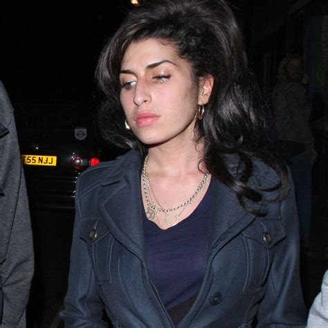 Amy Winehouses Bild Das Die Sängerin Zu Ihren Lebzeiten Mit Ihrem Blut Malte Ist Jetzt Unter