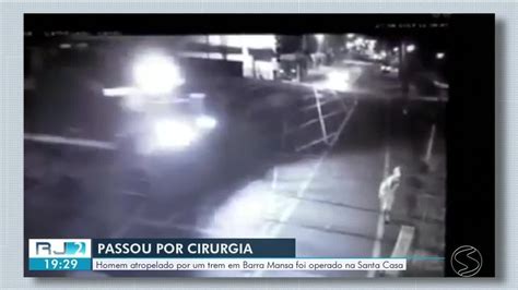 Imagens mostram momento em que mulher é atingida por trem em Barra