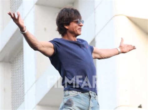 Update 190 Srk Back Pose Latest Nanoginkgobiloba Vn