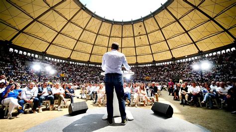 Feijóo Rueda y Rajoy intervienen en un mitin en la plaza de toros de