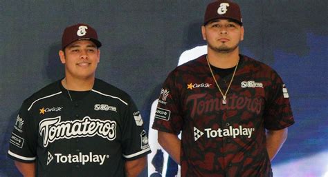 TOMATEROS PRESENTA SU VESTIMENTA PARA LA 2022 23 Equipo de Béisbol