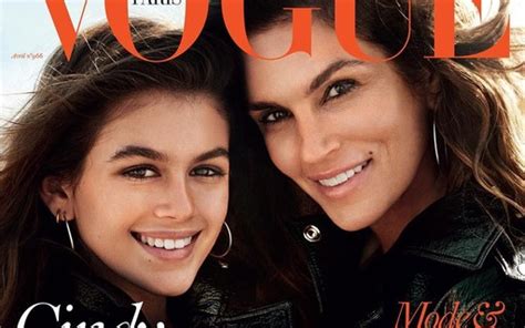 Cindy Crawford Posa Ao Lado Da Filha Em Nova Capa Vogue Paris Vogue