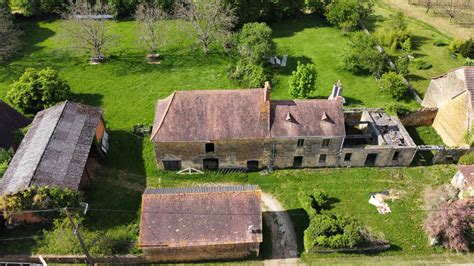 Ferme à rénover entièrement 4000m² de terrain et vue panoramique